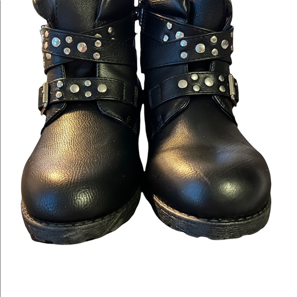 Fabkids Studded Strap Moto Boot, black, Girl’s size 13 & 1 - Picture 2 of 6